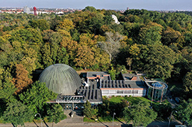 Luftaufnahme Planetarium am Insulaner © SPB / Foto: Volker Gehrmann