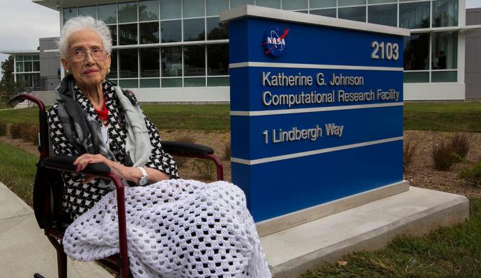 Katherine Johnson at the Katherine G. Johnson Computational Research Facility 2017 © NASA