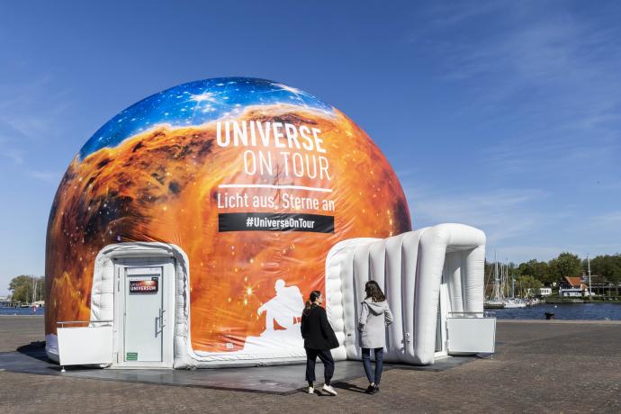 »Universe on Tour« | Copyright: BMBF / Wissenschaftsjahr 2023. Bundesfoto, Christina Czybik