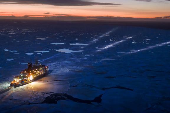 German icebreaker „Polarstern“ © BBC