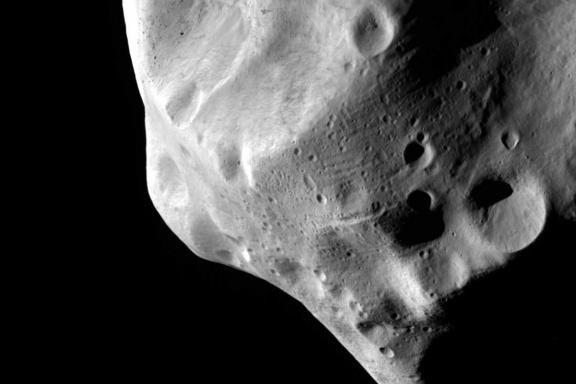 Asteroid Lutetia at closest approach. ©ESA 2010 MPS for OSIRIS Team MPS/UPD/LAM/IAA/RSSD/INTA/UPM/DASP/IDA